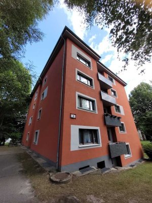 Souterrainwohnung mit Terrasse sucht kreativen Mieter