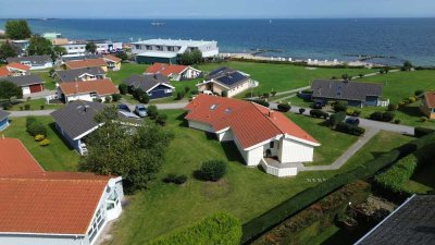 Großzügiges Strandhaus mit Pool und Whirlpool