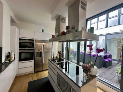 *Exklusives Loft in Düsseldorf mit 2 Terrassen und Stellplatz im Herzen der Stadt*