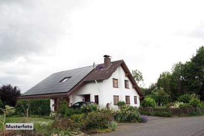 Einfamilienhaus mit Terrasse und Doppelcarport