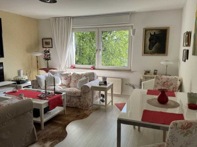 zentrale, beliebte Lage am Panoramabad in Bornheim