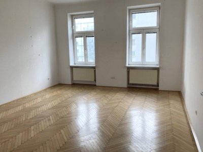 Großzügige, freundliche 3-Zimmerwohnung in charmantem Altbau, Küche, Zimmer zentral begehbar, Nähe Linien 2 + 31 + 33 und U6-Dresdnerstraße!