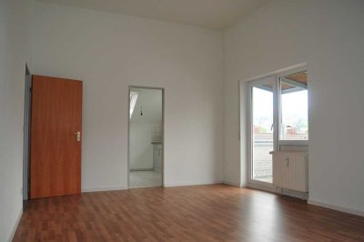 Charmante gepflegte 2-Zimmer-Dachgeschosswohnung mit Balkon in Esslingen