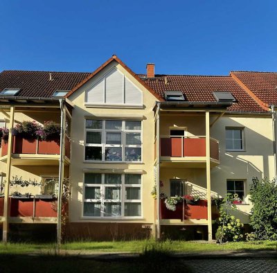 Ready to move in –schick. kompakt. bezugsfertig: 2-Zi-Whg. m. EBK, Tageslichtbad, Balkon&Stellplatz