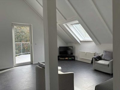 Single-Dachgeschosswohnung - sonnig, hell, sehr gepflegt