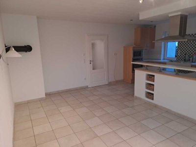 Geräumige 7-Zimmer Doppelhaushälfte in Marzling mit Garage