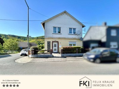 **Gepflegtes Zweifamilienhaus mit schöner Aussicht in Ortslage von Herdorf**