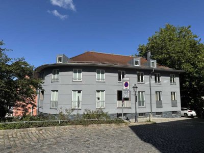Lichtdurchflutete 1,5-Zimmer-Galeriewohnung mitten in der Altstadt