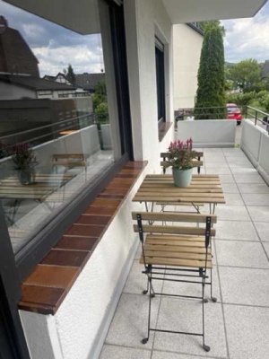 Schöne 2-Zimmer-Wohnung mit großem Balkon und Einbauküche