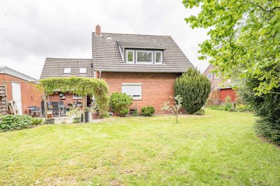 Reserviert - Zweifamilienhaus mit großem Garten in Jever – ideal für Familien oder Kapitalanleger