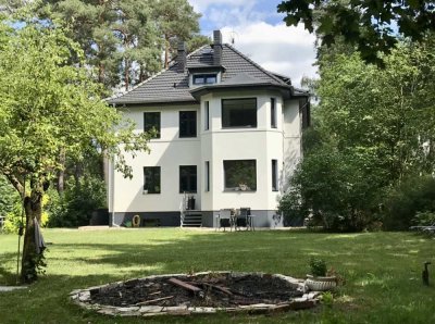 Möblierte Dachgeschosswohnung in exklusiver Altbauvilla im Herzen von Zeuthen I S-Bahn fußläufig