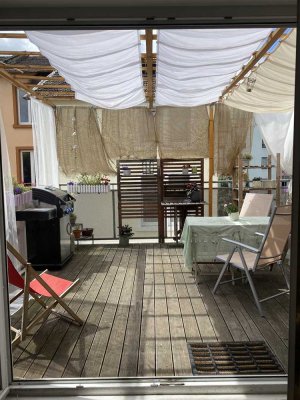 Helle Maisonette-Wohnung mit großer Dachterrasse