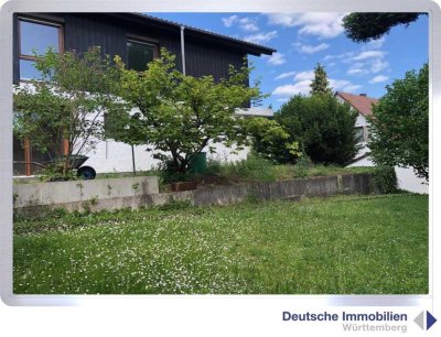 Großzügiges 2-Familienhaus mit 2 Garagen in Großbottwar-Winzerhausen (Reserviert)
