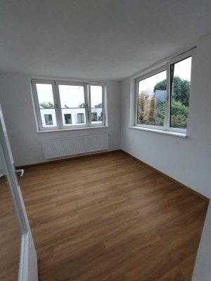 großzügige und neu renovierte 3-Zimmer Wohnung in bester Lage von Bornheim