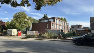 Neubau-Erstbezug in Fallersleben, lichtdurchflutete Reihenhauswohnung mit Garten