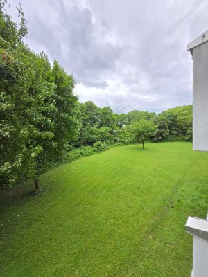 Schnell zuschlagen! 1-Zimmer-Perle mit Balkon & Blick ins Grüne
