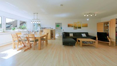 Modernes Wohnen im Dachgeschoss mit 3 Zimmern und viel Licht