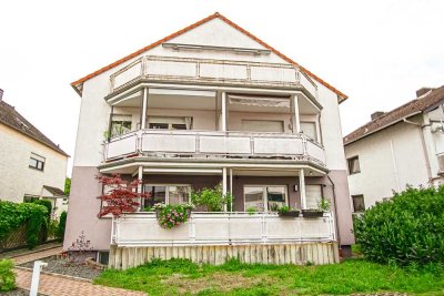 OBERTSHAUSEN+ Moderne 4-Zi-Dachgeschosswohnung (2.OG) in gepflegtem MFH: SW-Balkon, EBK, PKW-Stpl.