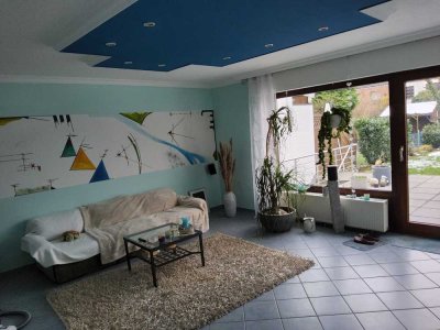Modernes Reihenmittelhaus mit hochwertiger Ausstattung, Garten und Garage