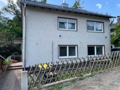 Geschmackvolle 3-Raum-EG-Wohnung mit gehobener Innenausstattung mit Balkon in Neunkirchen-Seelscheid