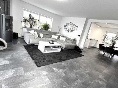 Freistehendes Einfamilienhaus mit Erweiterungsmöglichkeiten - von privat