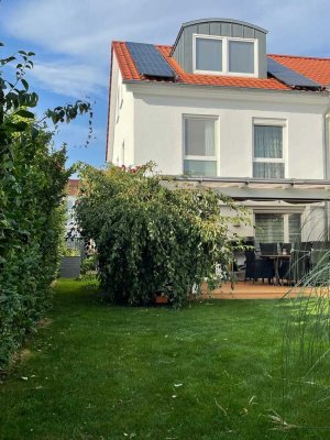 gepflegtes Reihenendhaus in Langenhagen mit Garage und 6 Zimmern