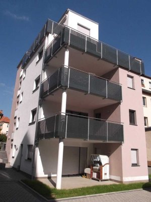 Neuwertige INNENSTADTwohnung mit Einbauküche und großem Balkon!