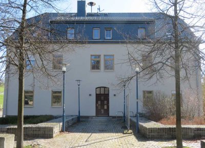 Erstbezug nach Sanierung mit Balkon und Aufzug: Schöne 2-Zimmer-Wohnung in Großröhrsdorf