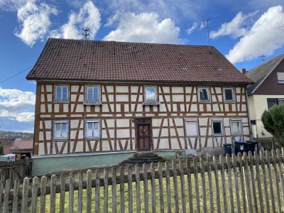 Charmantes, ehemaliges Bürgermeisterhaus in schöner , ländlicher Lage mit großem Potential