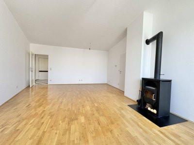 GEMÜTLICHE 3 ZIMMER (4 ZIMMER MÖGLICH) MIT TERRASSE UND KAMIN