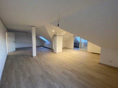 Helle und großzügige 4-Zimmer-Wohnung im Obergeschoss mit Garten in ruhiger Lage in Amerdingen