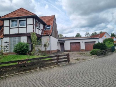 Doppelhaushälfte mit Doppelgarage
