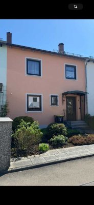 Top saniertes Reihenhaus mit Garage zum Vermieten