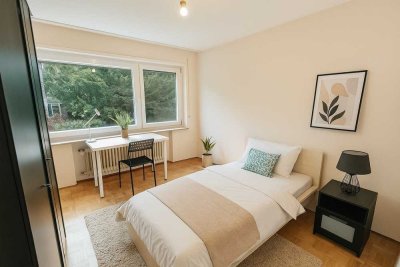 Helle 4er-WG mit Balkon - nah an der Uni & sofort bezugsfrei! �‍�☺️