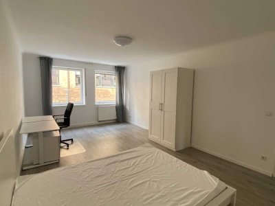 ** Zentral, zentraler - Zirkel! - Erstbezug nach Sanierung - Möblierte 3-Zimmer Wohnung mit Terrasse