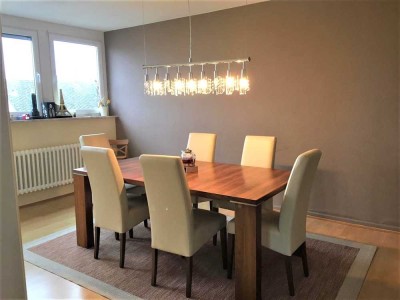 Attraktive und gepflegte 5-Zimmer-Dachgeschosswohnung mit Balkon in Gusterath