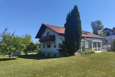 Riesiges Grundstück - Bestlage - Einfamilienhaus