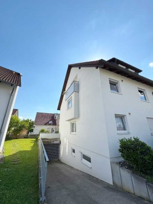 -RESERVIERT- Charmant & Bezugsfrei: 3-Zimmer-Dachgeschosstraum mit TG-Stellplatz