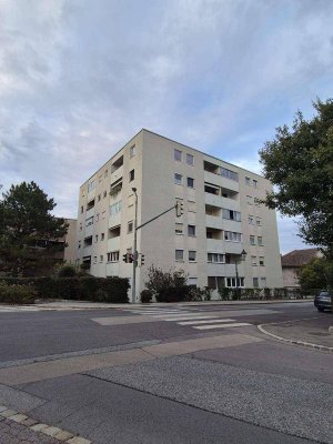 3-Zi-Whg. im 1 Stock, inkl. Garage & Balkon & Keller, inkl. HZ/ WW, hell & ruhig & renoviert & teilmöbliert, Naturnähe