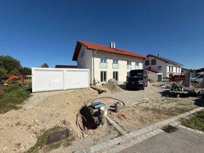 Neubau Erstbezug/  Doppelhaushälfte in Oberndorf mit Studio und Garage