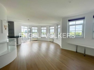 Eindrucksvolle Penthouse‑Maisonette mit Hafenpanorama über dem Marina Rünthe