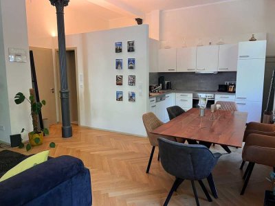 Großzügige Wohnung in kernsaniertem Denkmalobjekt mit Gartenanteil