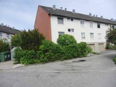 Modernisierte Wohnung mit  2,5  Zimmern, Balkon, EBK, Garage im Haus in Laboe