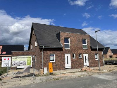 Erstbezug Neubau Doppelhaushälfte mit Klimaanlage,  Garage, Garten  - EXTRAS