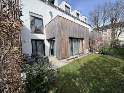 Charmante neuwertige 2-Zi Stadtwohnung in toller Lage in  Augsburg-Lechhausen