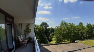 Hochwertiges Apartment mit Balkon. Stadtnah, ruhig und grün