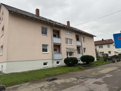 2,5-Zimmer-DG-Wohnung in Heubach mit EBK & Stellplatz – ab 01.03.2026 (früher möglich)