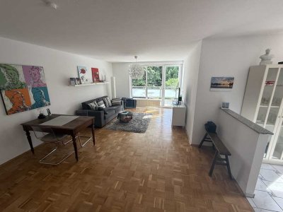 Stilvolle, vollst. renovierte 2-Zimmer-Erdgeschosswohnung mit geh. Innenausstattung mit Balkon