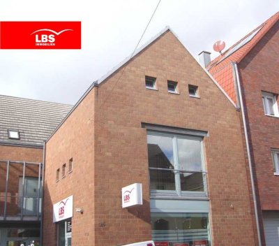 ***INDIVIDUELL und MODERN ! Helle 2 Zi-Maisonette Whg im Herzen von Bischofsheim ***