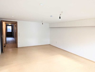 Renovierte 2-Zimmer Souterrain Wohnung mit Gartennutzung in Burgdorf